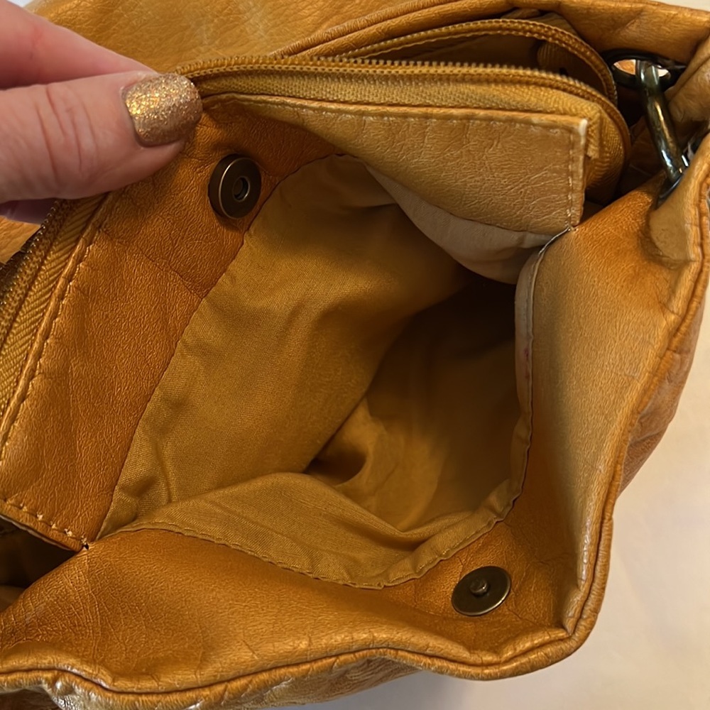 Mustard Purse - Picture 5 of 6